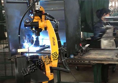 焊接機器人在投入使用時應注意什么？