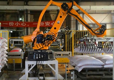藥箱自動碼垛機器人 機械手碼垛機現場