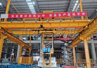 化工料噸袋自動(dòng)裝車機(jī)是如何工作的？