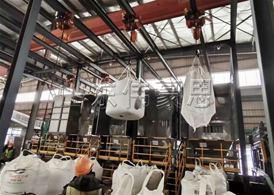 氧化鎂自動噸袋拆袋機設備介紹